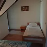 여관 Prenociste/restoran Lovac