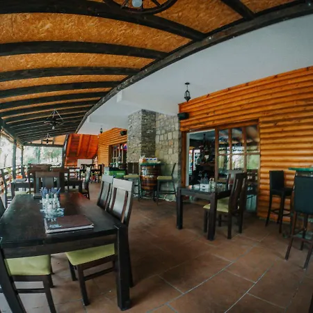 Prenociste/restoran Lovac Bihac