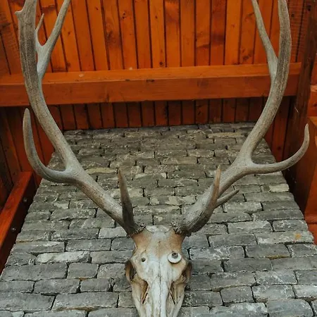 Kro Prenociste/restoran Lovac *