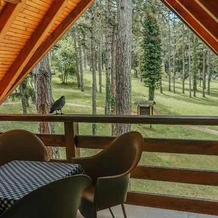 Prenociste/restoran Lovac * Bihac