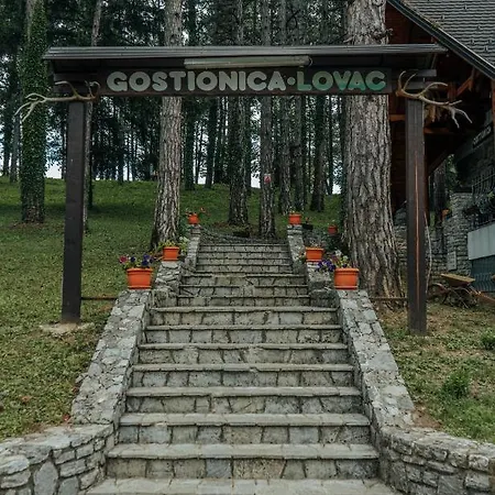 宾馆 Prenociste/restoran Lovac