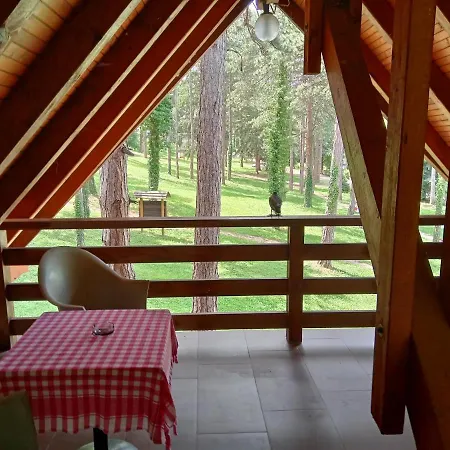 Prenociste/restoran Lovac * Bihac