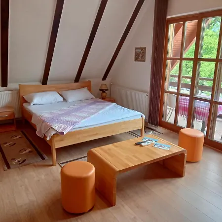 Mini-hôtel Prenociste/restoran Lovac