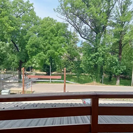 Prenociste/restoran Lovac Inn