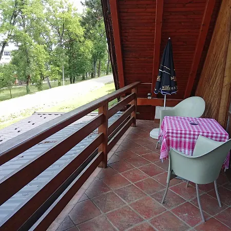 Kro Prenociste/restoran Lovac Bihać