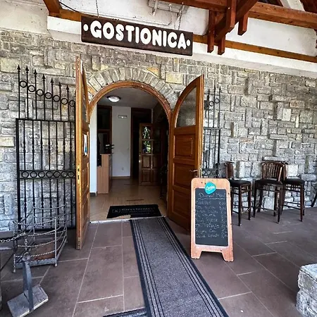 Prenociste/restoran Lovac * Bihac