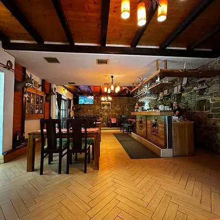 宾馆 Prenociste/restoran Lovac *