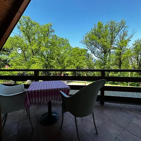 Prenociste/restoran Lovac Bihac