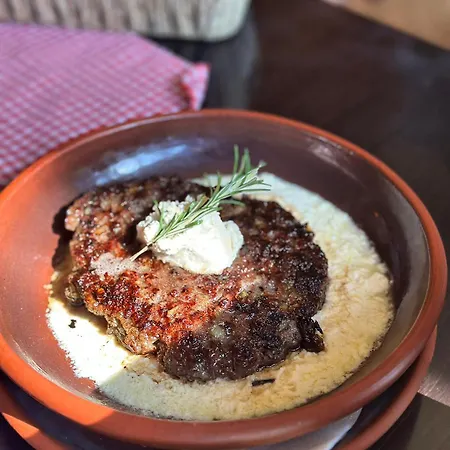 Inn Prenociste/restoran Lovac *