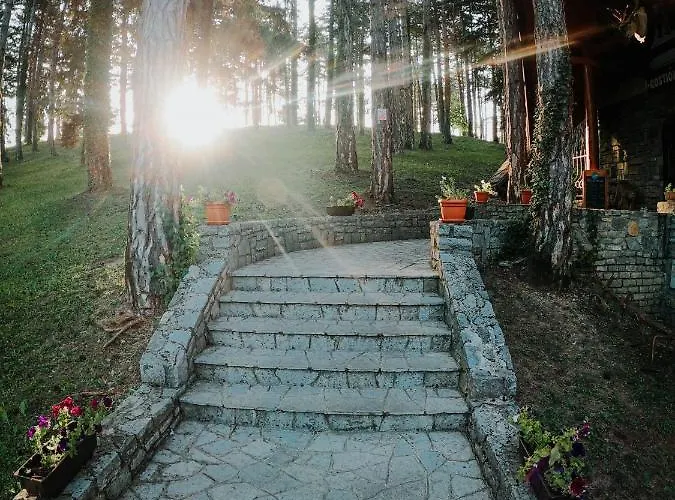 Gasthof Prenociste/restoran Lovac Bihać