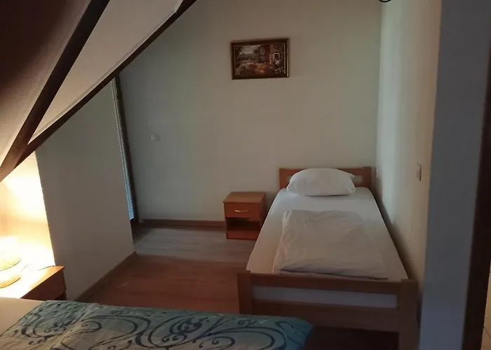 Gasthof Prenociste/restoran Lovac