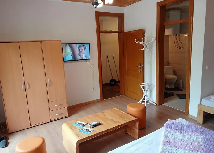 Prenociste/restoran Lovac