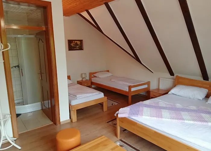 Gasthof Prenociste/restoran Lovac *