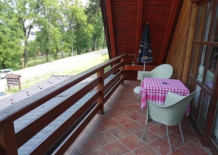 Gasthof Prenociste/restoran Lovac Bihać