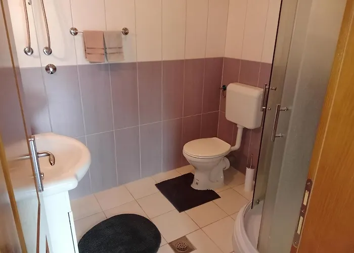 Prenociste/restoran Lovac Bihać