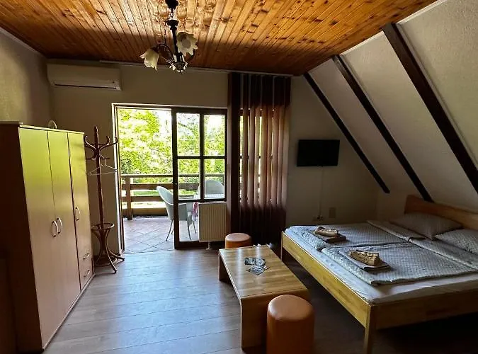 Prenociste/restoran Lovac Bihać