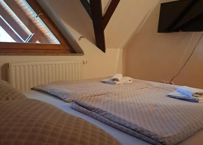 Prenociste/restoran Lovac Bihać