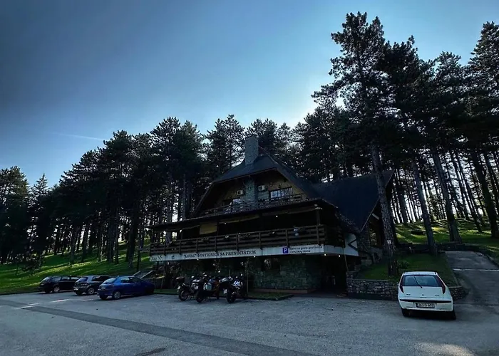 Prenociste/restoran Lovac Bihać