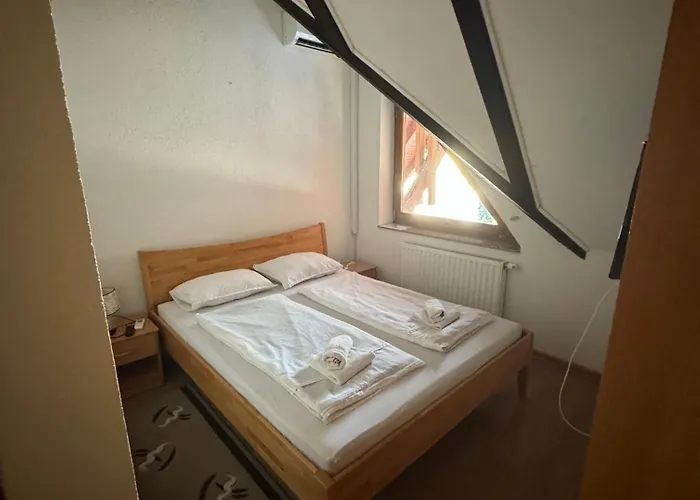 Gasthof Prenociste/restoran Lovac